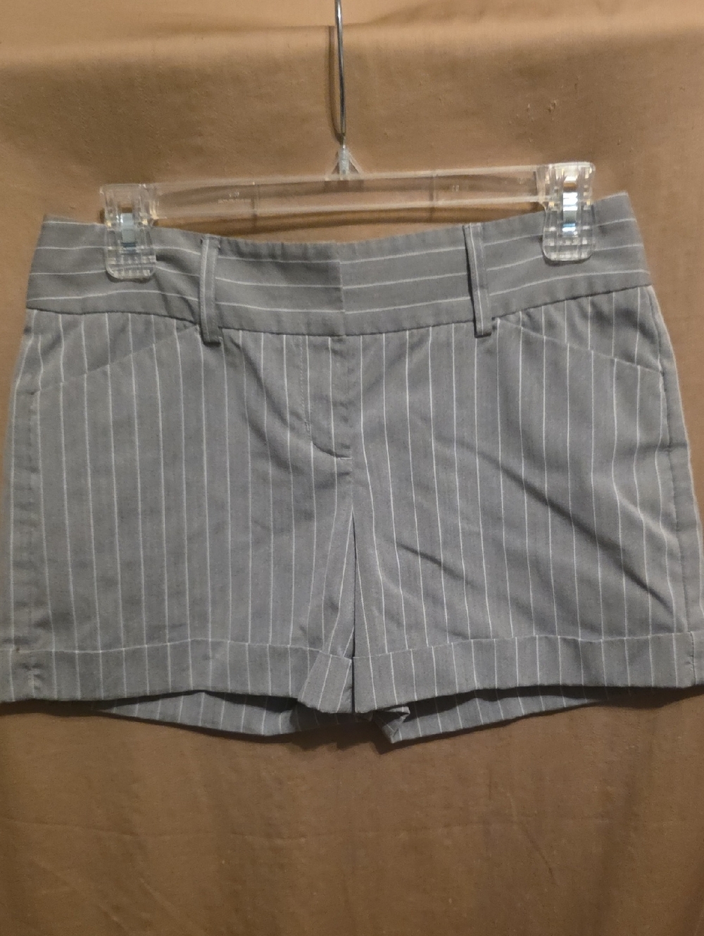 🏝️ Ladies' Gray Pin Stripe Shorts 2